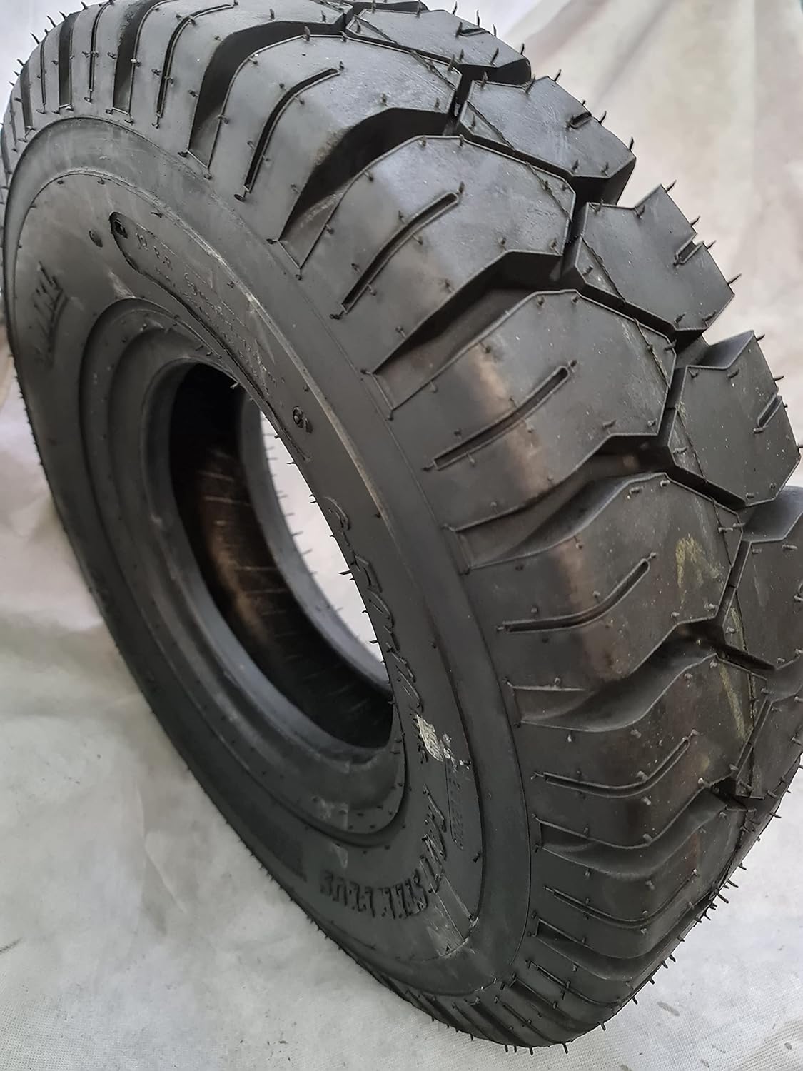 6.50-10 12 Ply Forklift Tire O17541