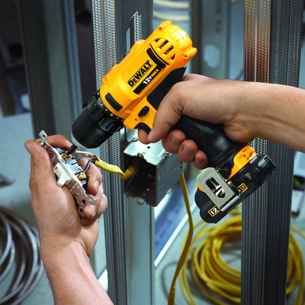 12V MAX Cordless Drill and Driver Combo Kit O4344