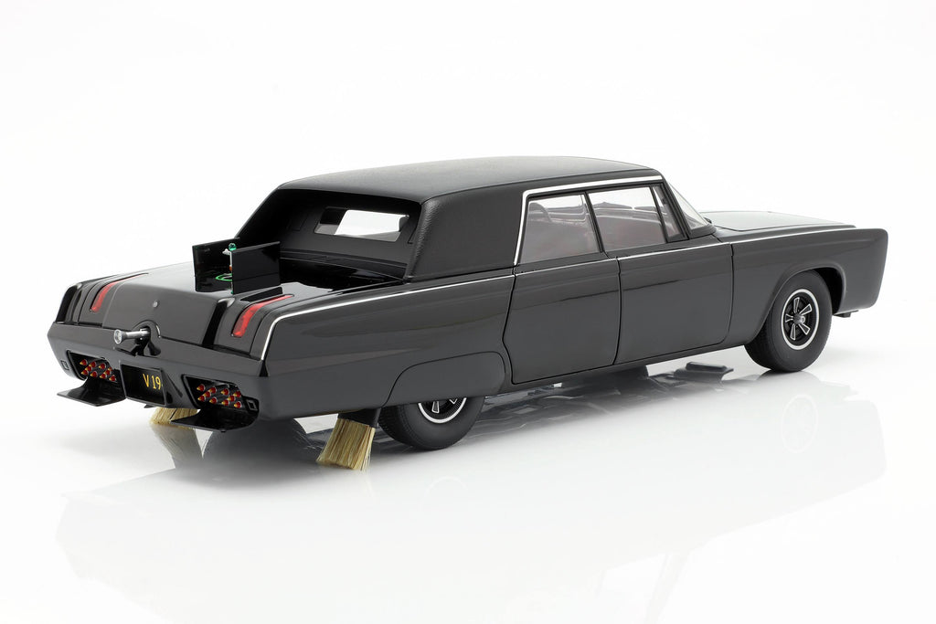 Black 1/18 Diecast Model Car D6906