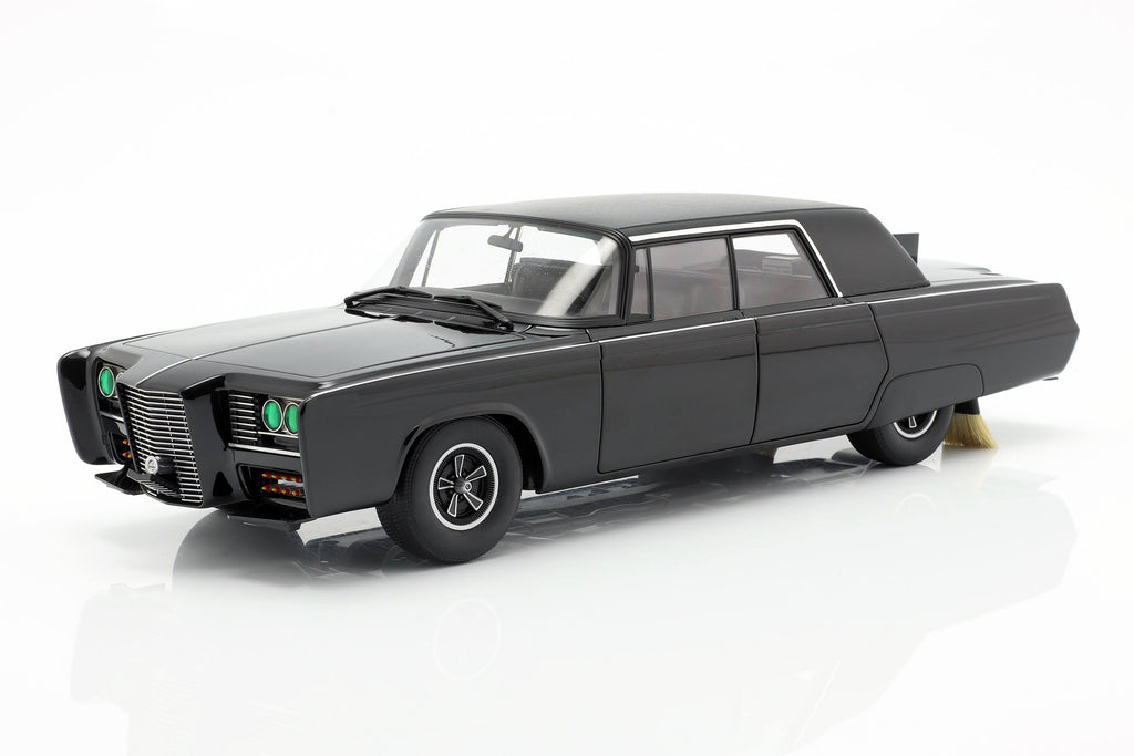 Black 1/18 Diecast Model Car D6906