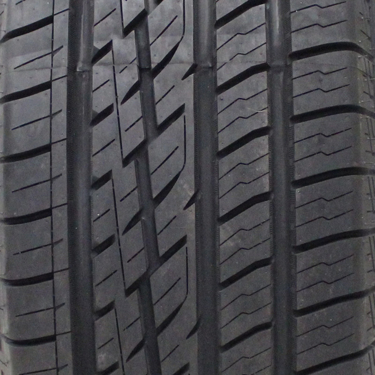 All Season 255/65R17 114T XL Light Truck Tire F901