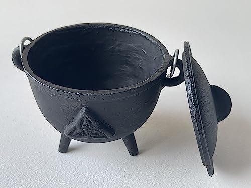 Cast Iron Cauldron with Lid and Handle L427123