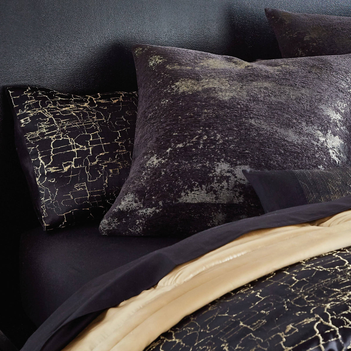 Onyx Standard Sham - Black M1371
