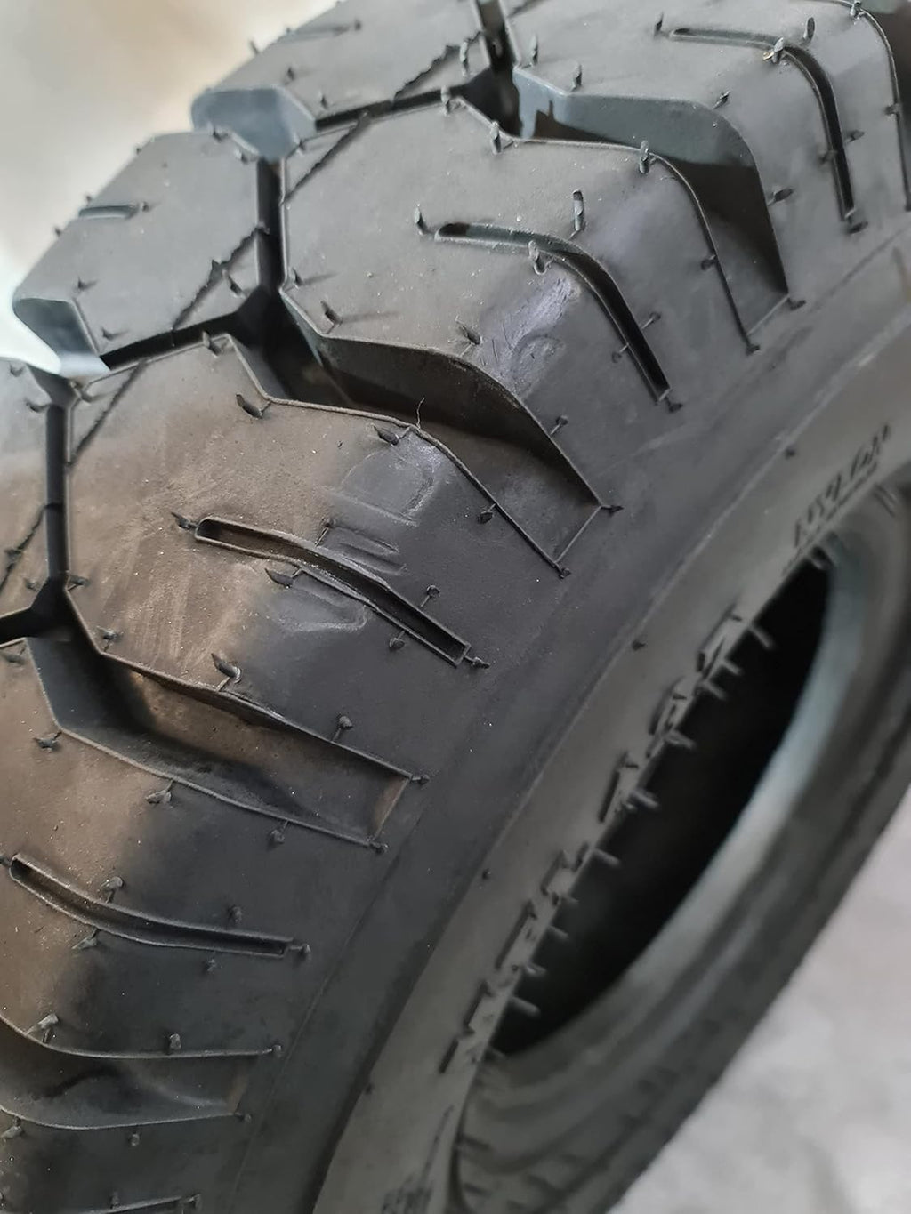 6.50-10 12 Ply Forklift Tire O17541